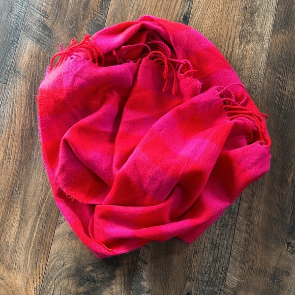 American Eagle Outfitters Red and Pink Plaid Scarf - Picture 5 of 5
